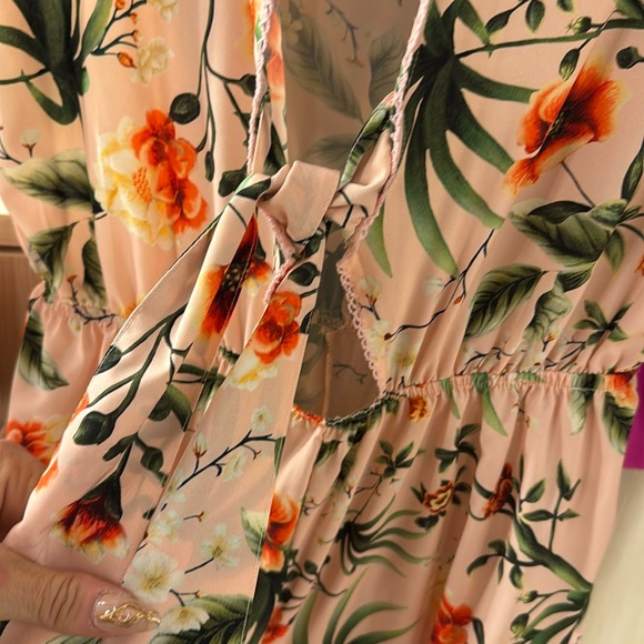 Floral romper - Picture 2 of 5